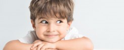 Examen de motilidad ocular en niños que saben hablar